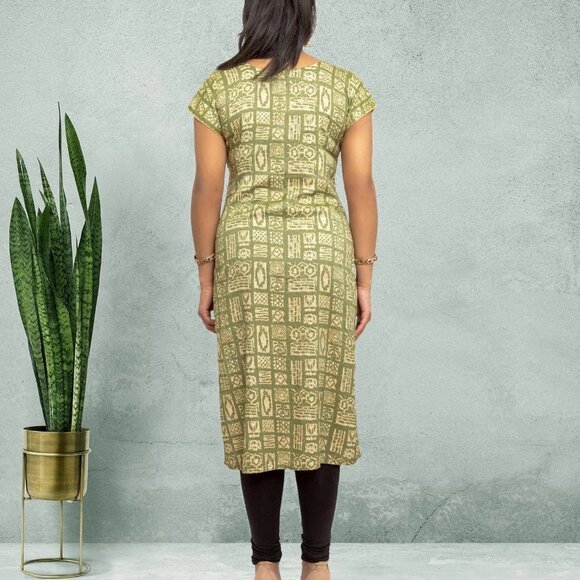Green Printed Kurta | Tranquil Threads | Muvvas Boutique - Picture 3 of 5